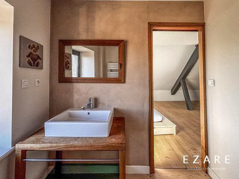 Loft - 138 m² - 6 pièces