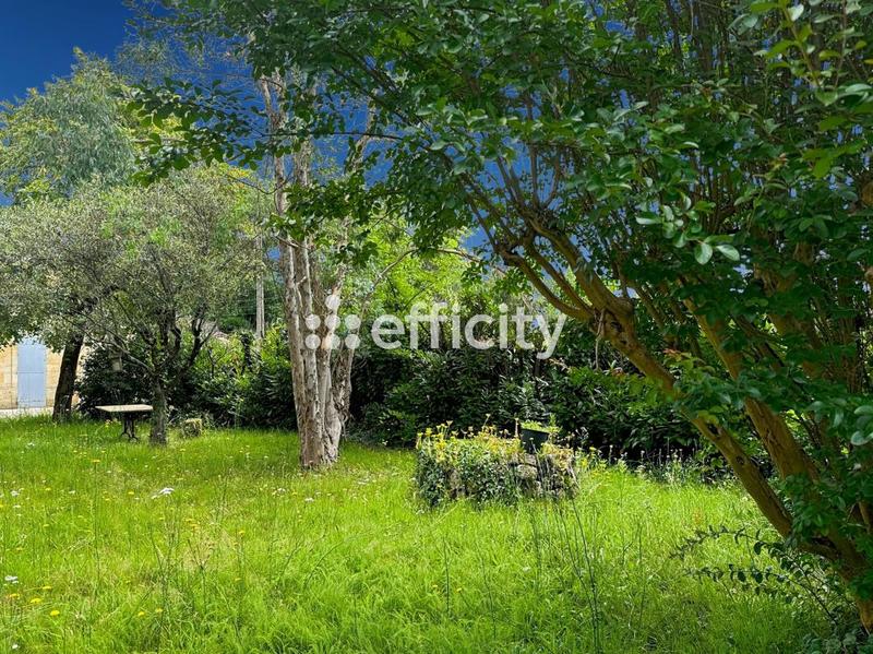 Maison - 352 m² - 9 pièces