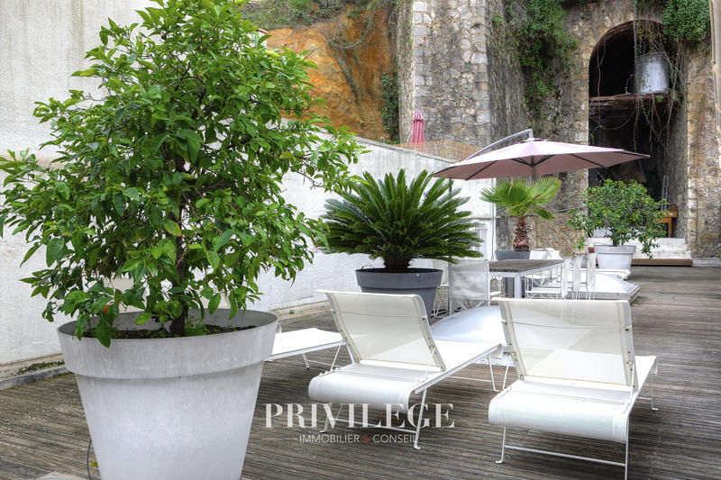 Appartement - 160 m² - 4 pièces