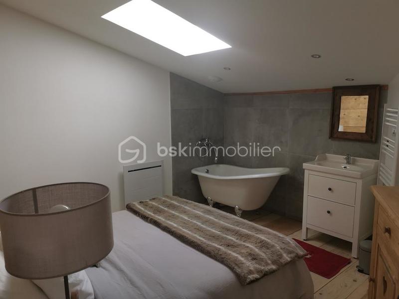 Appartement - 190 m² - 10 pièces