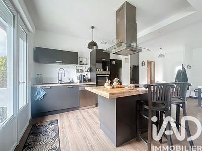 Maison - 102 m² - 5 pièces
