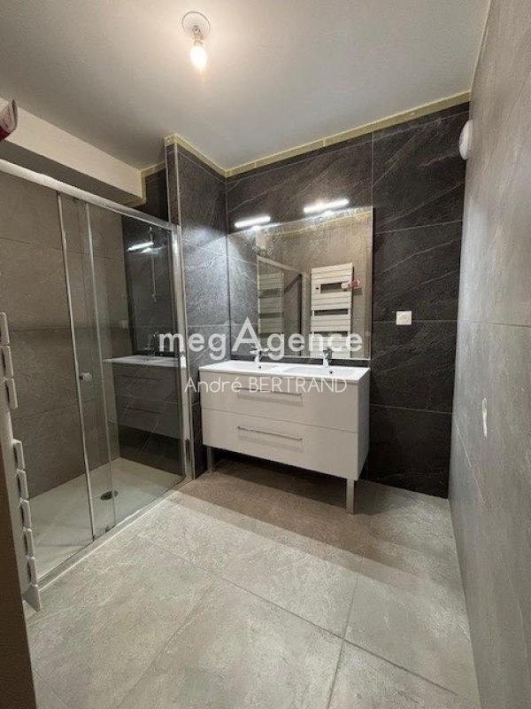 Appartement - 77 m² - 3 pièces