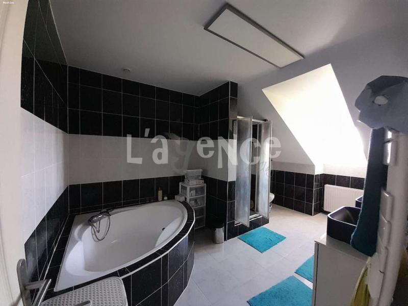 Maison - 136 m² - 6 pièces