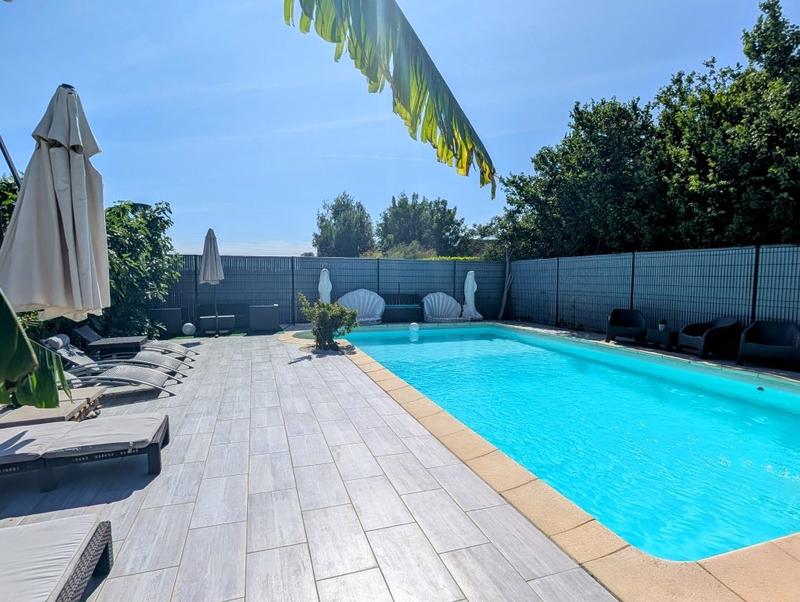 Maison - 355 m² - 8 pièces