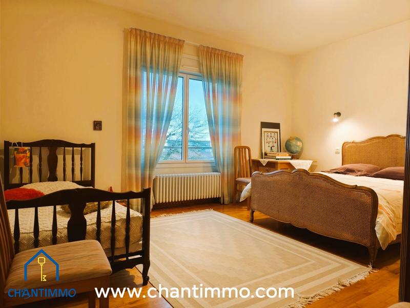 Maison - 224 m² - 10 pièces