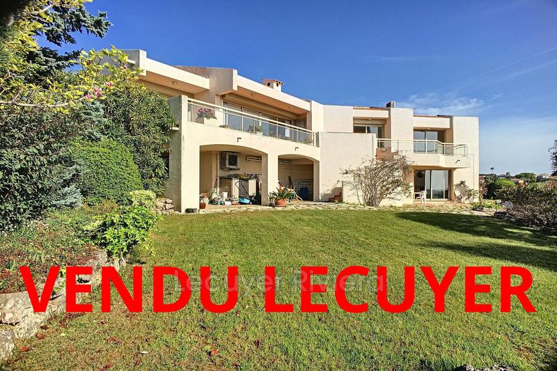 Maison contemporaine - 184 m² - 6 pièces