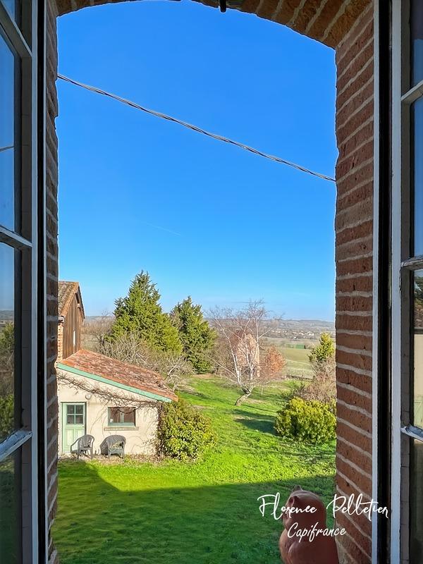 Maison - 325 m² - 14 pièces