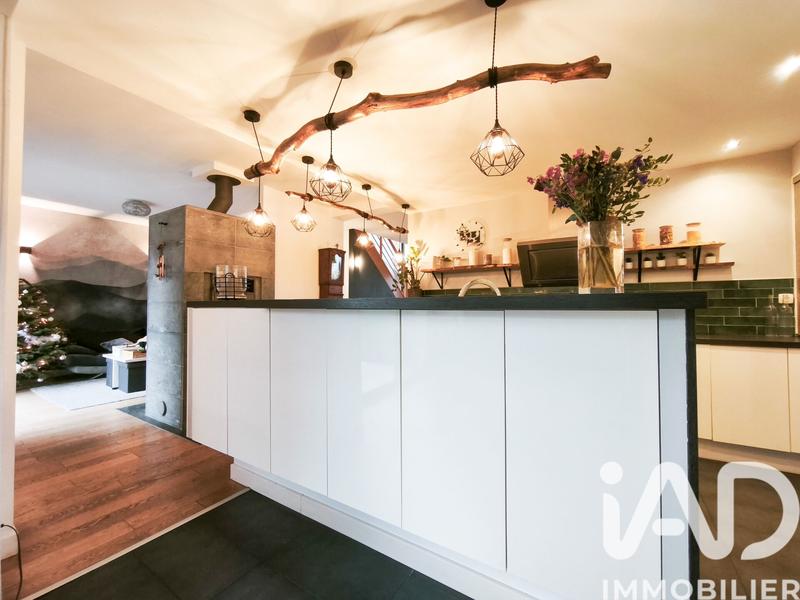 Maison - 189 m² - 9 pièces