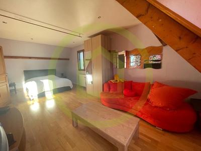 Maison - 220 m² - 9 pièces