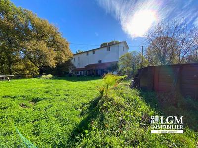 Maison - 328 m² - 5 pièces