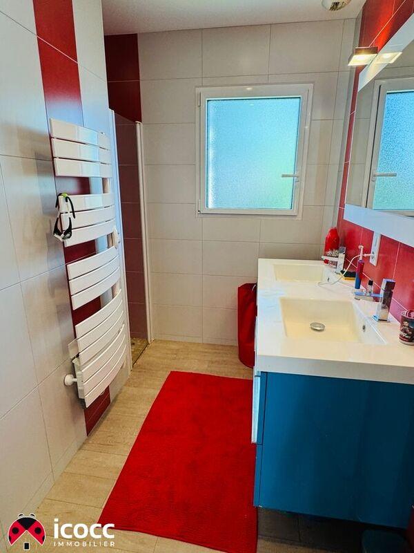 Maison - 303 m² - 11 pièces