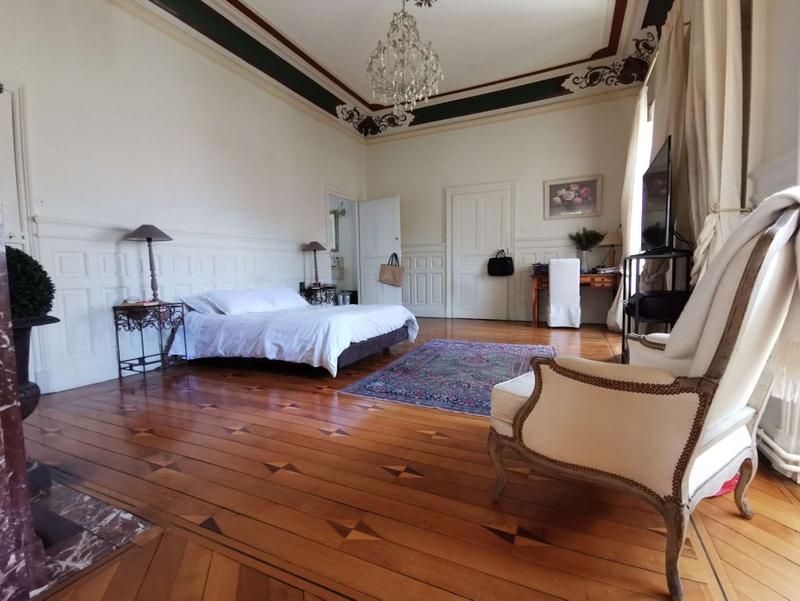 Appartement - 232 m² - 7 pièces