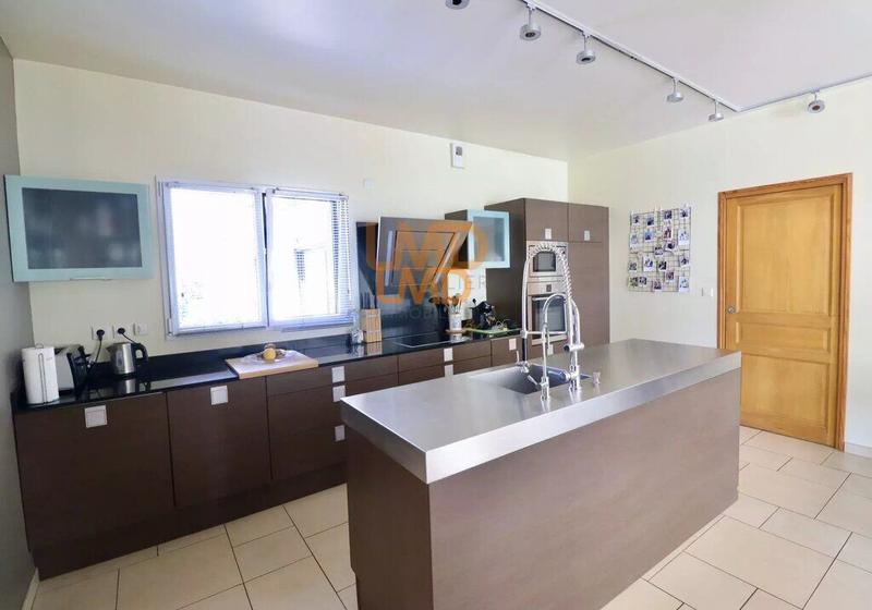 Villa - 279 m² - 7 pièces