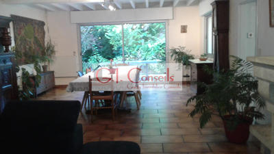 Maison - 260 m² - 9 pièces