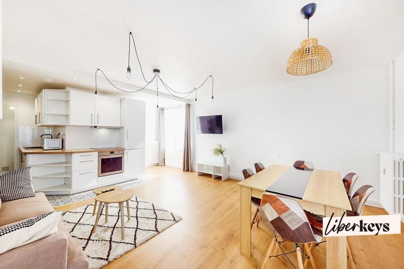 Appartement - 85 m² - 5 pièces