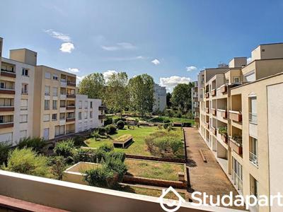 Chambre - 12 m² - 1 pièce