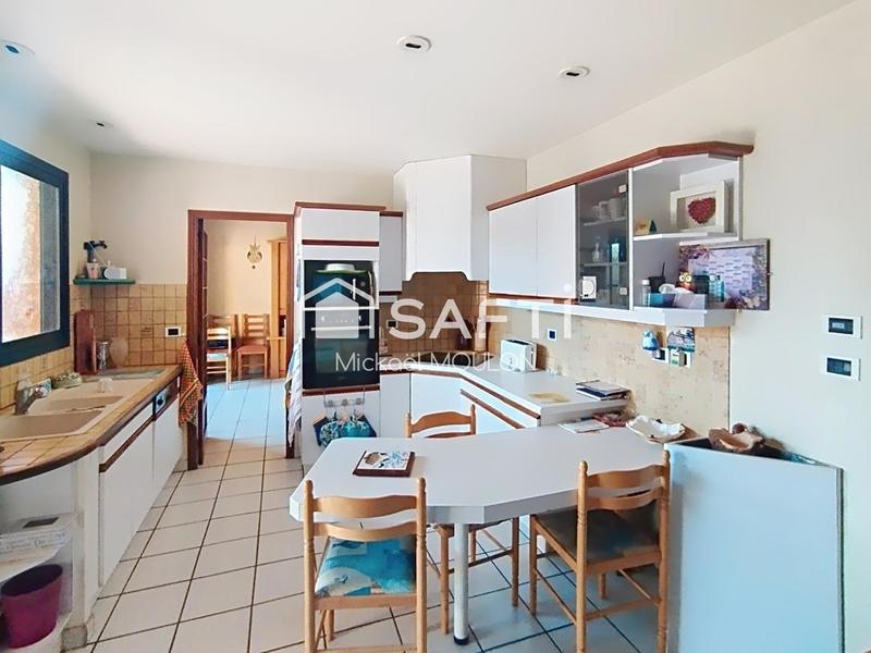 Maison - 180 m² - 5 pièces