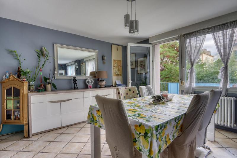 Appartement - 80 m² - 5 pièces