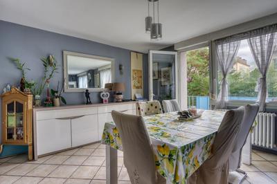 Appartement - 80 m² - 5 pièces