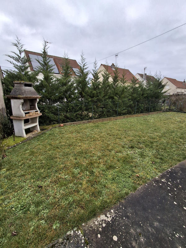 Maison - 95 m² - 5 pièces