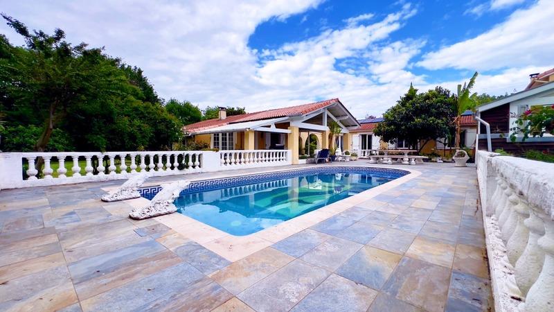 Maison - 300 m² - 9 pièces