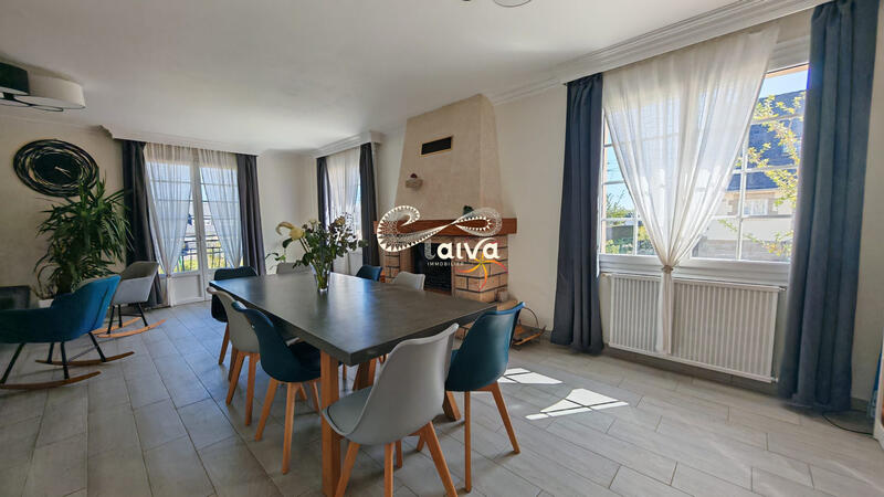 Maison traditionnelle - 138 m² - 9 pièces