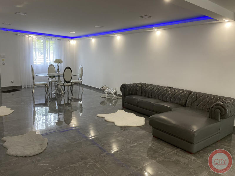 Maison - 160 m² - 5 pièces