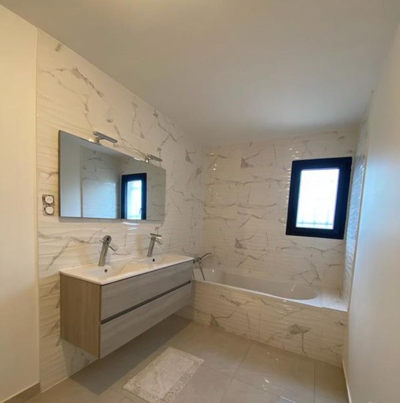 Maison - 123 m² - 4 pièces