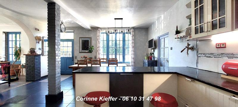 Maison - 284 m² - 10 pièces