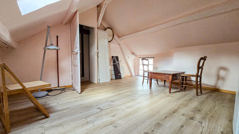 Maison - 127 m² - 8 pièces