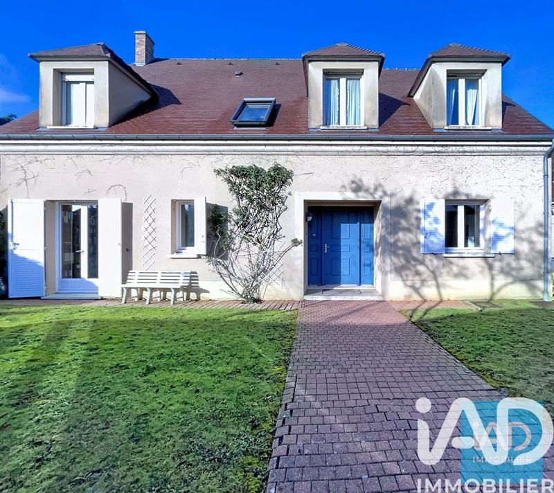 Maison - 211 m² - 8 pièces