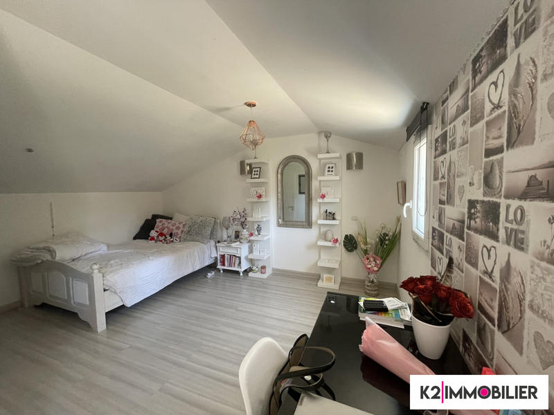 Maison traditionnelle - 107 m² - 6 pièces