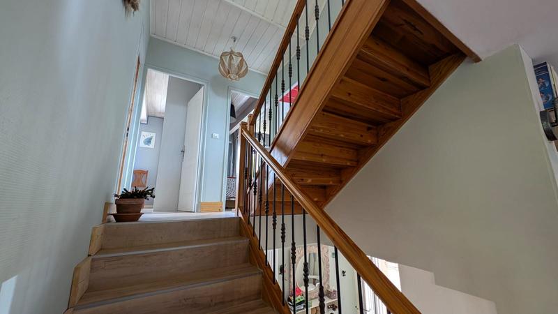 Maison - 170 m² - 8 pièces