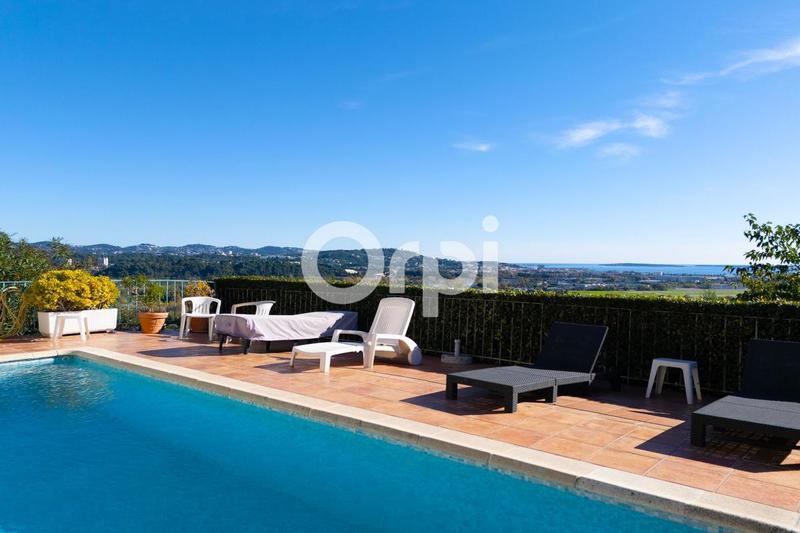 Villa - 191 m² - 6 pièces