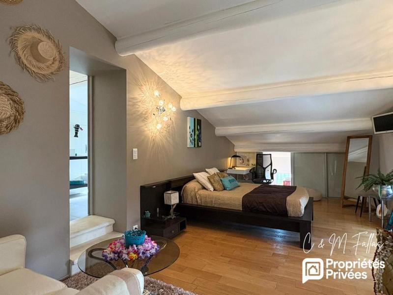 Demeure - 300 m² - 10 pièces