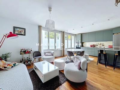 Appartement - 98 m² - 5 pièces