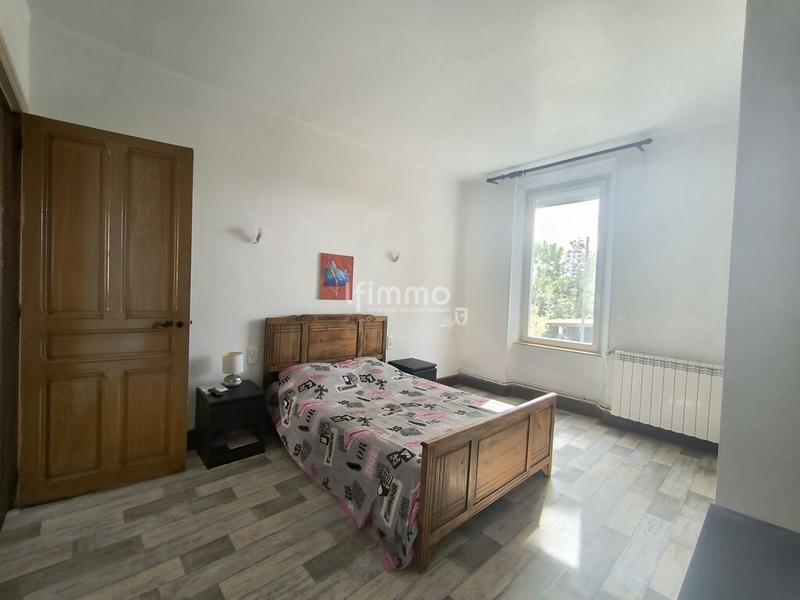 Maison - 260 m² - 9 pièces