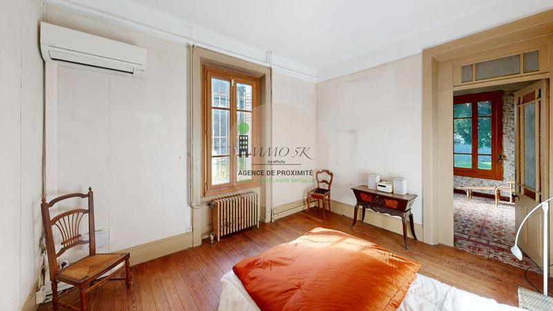 Pavillon - 150 m² - 7 pièces