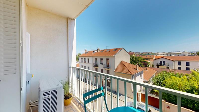 Appartement - 80 m² - 5 pièces