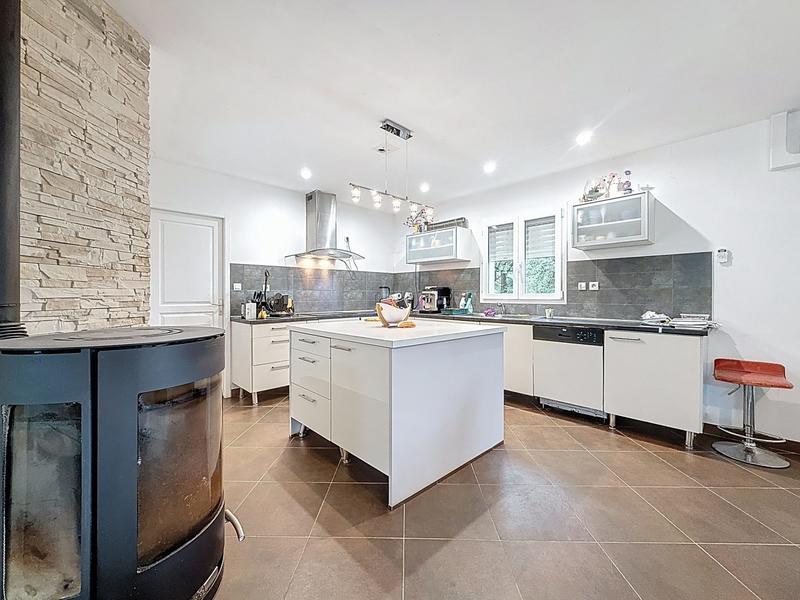 Maison - 110 m² - 4 pièces