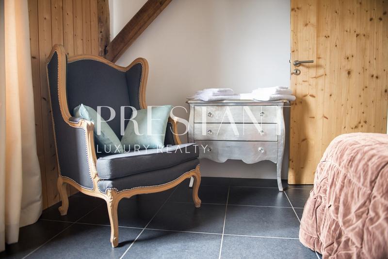 Maison - 421 m² - 10 pièces