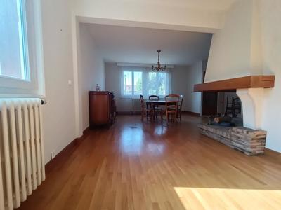 Maison traditionnelle - 170 m² - 7 pièces