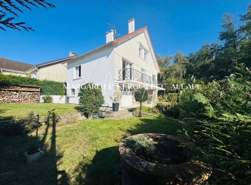 Maison - 179 m² - 10 pièces