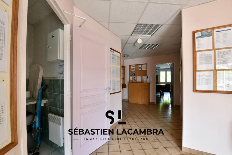 Local commercial - 253 m² - 4 pièces