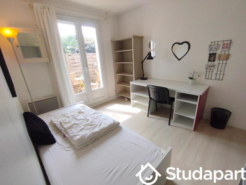 Chambre - 10 m² - 1 pièce