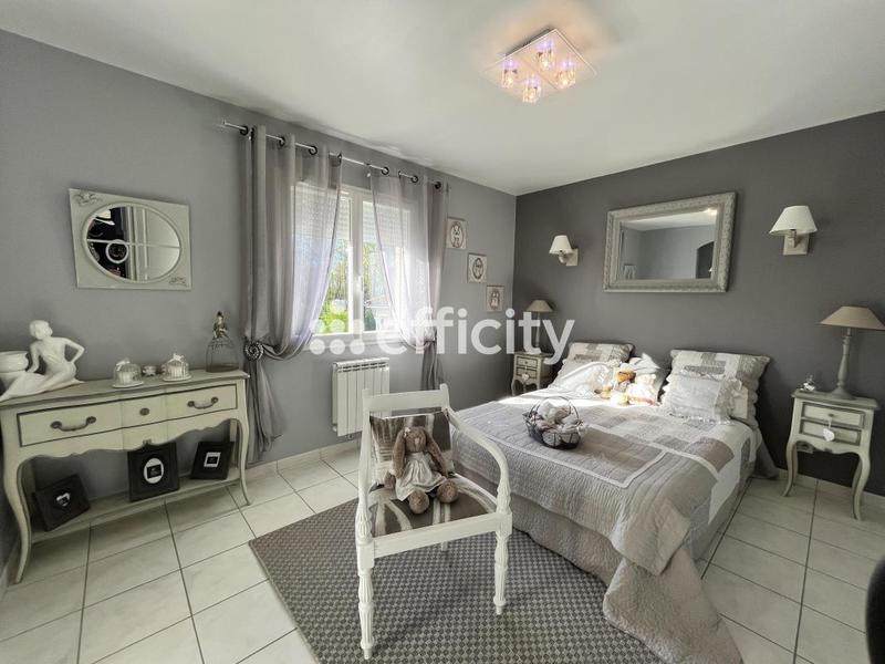 Maison - 236 m² - 8 pièces