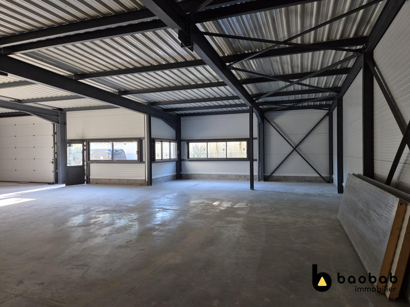 Entrepôt - 200 m²