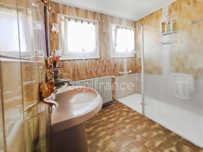 Maison - 183 m² - 6 pièces