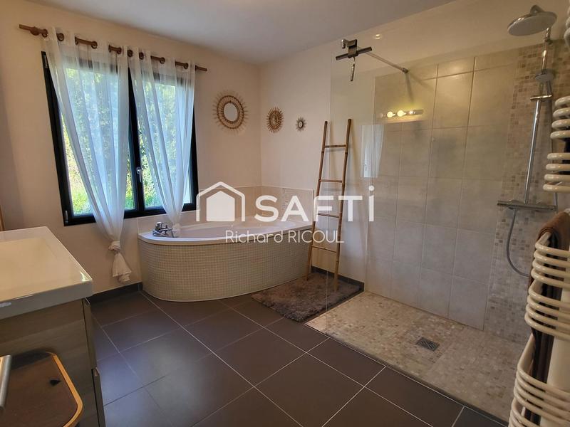 Maison - 160 m² - 9 pièces