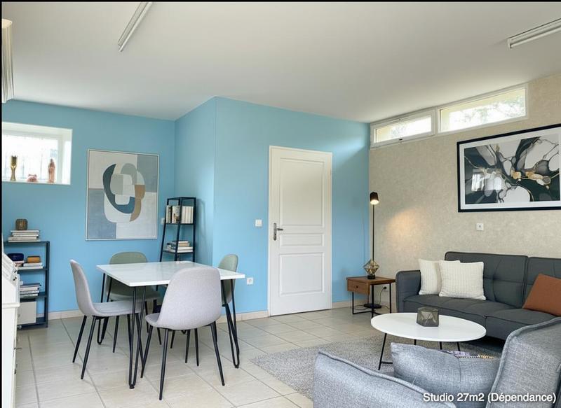 Maison - 240 m² - 6 pièces